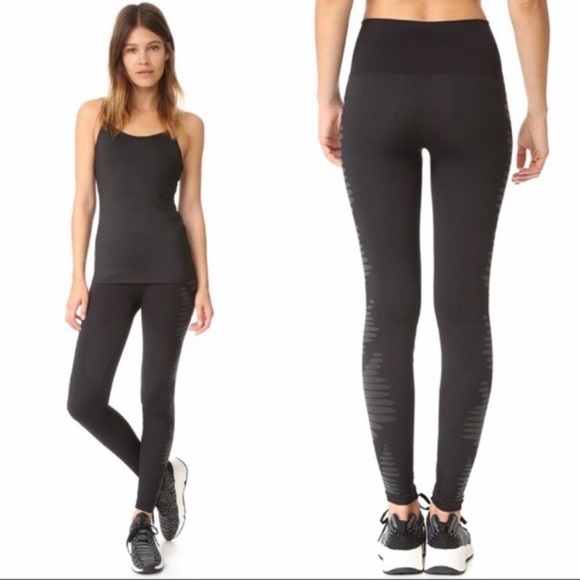 SPANX Pants - Spanx Look At Me Now Seamless Leggings